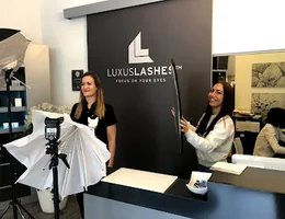 LUXUSLASHES Lounge Wien